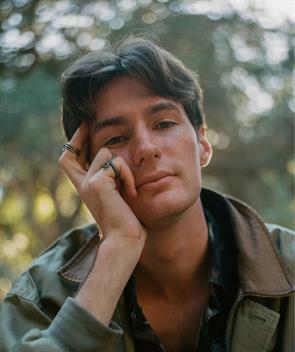 Ryan Jachetta released his first album, titled "meudon drive," under the name 2 The Sun.