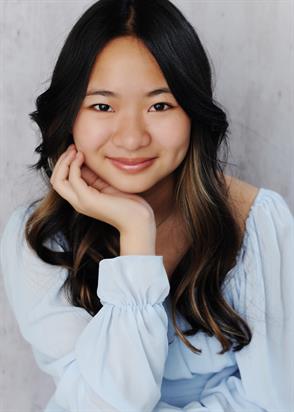 Lauren Young co-created a charitable children's book cover for the Clinton Foundation