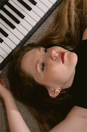 Summer Brennan won First Place in the American Songwriter's 2024 Teen Category for her song “Billboard City”